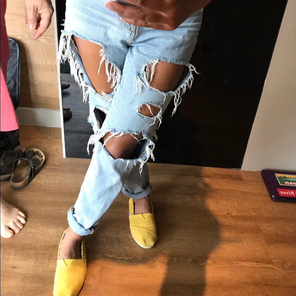 Urban Outfitters destroyed jeans
